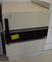 Låsbart Brannskap/brannsafe fra Di, 56,5cm bredde, 67,5cm høyde, brukt