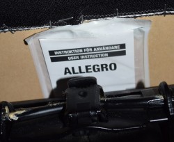 Kontorstol: EFG Allegro 932 i sort, høy rygg, armlene, nakkepute, luftjustering korsrygg, pent brukt