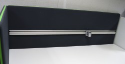Bordskillevegg fra Götessons, ScreenIt A30, mørk grå med grønn glidelås, 180x80cm, pent brukt