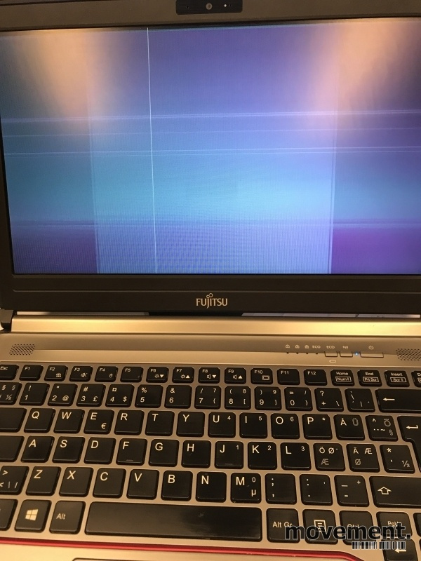 Solgt!Bærbar PC: Fujitsu Lifebook E734 / - 2 / 2