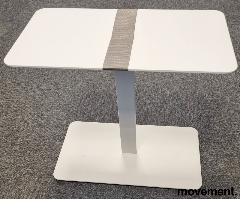 Loungebord i hvit med grå stropp - 1 / 2
