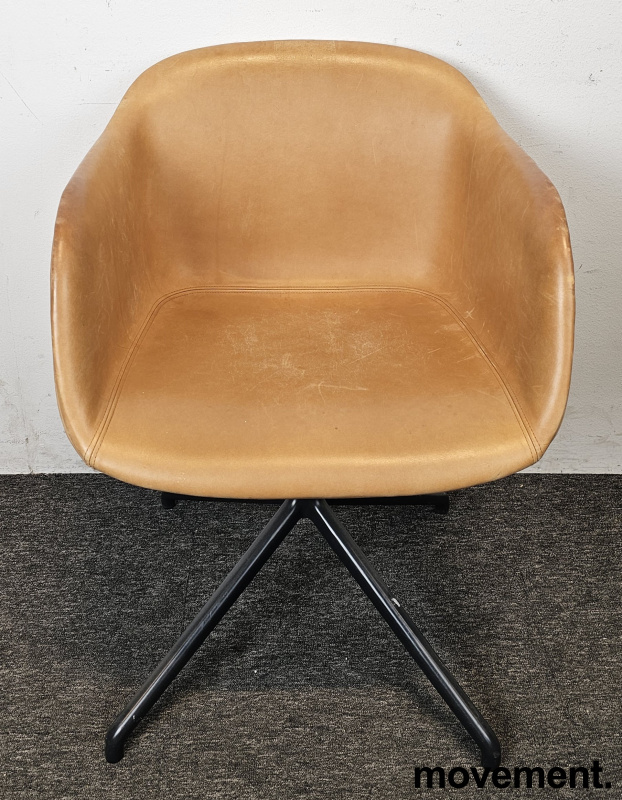 Muuto Fiber chair i brunt skinn / - 4 / 4