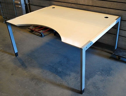 Solgt!Skrivebord i lutet bjerk 160x120cm, - 1 / 2