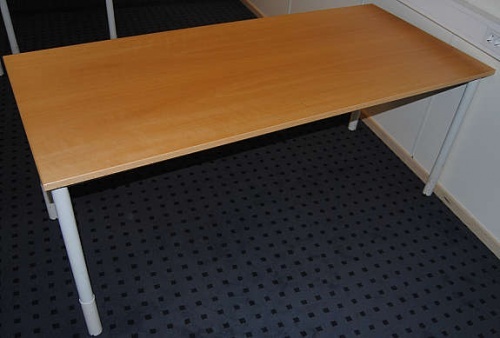 Solgt!Arbeidsbord i bøk 180x80cm, brukt