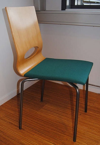 Solgt!ISKU konferansestoler i bøk med - 1 / 3