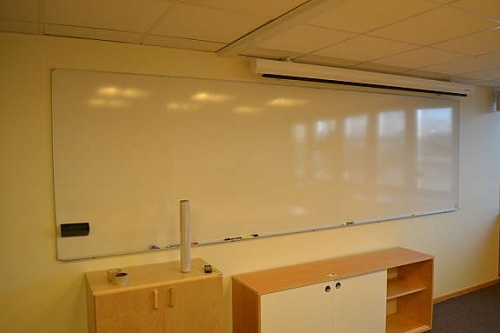 Solgt!Vegghengt Whiteboard 350x120cm,