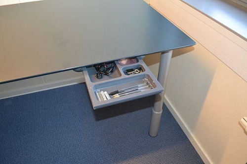 Solgt!Skrivebord i grått, hjørneløsning - 2 / 4