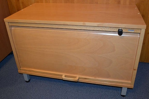 Solgt!Lavt sjalusiskap (50cm) fra - 1 / 3