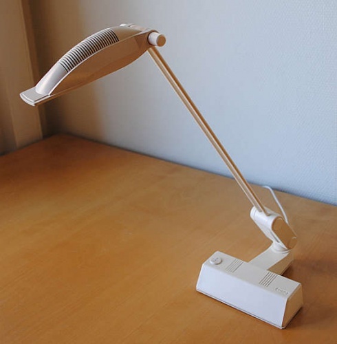 Solgt!Luxo skrivebordslampe i hvitt, mod: - 1 / 2