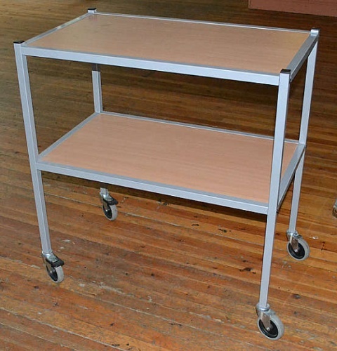 Solgt!Tralle med 2 hyller, 86x50cm, pent - 1 / 2