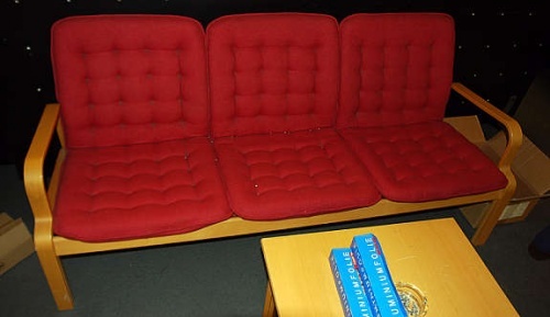 Solgt!Sofa for kontor i lys bøk trukket i - 1 / 2