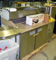 Pizzabenk med steinplate 153cm b, topp-/ garnityrkjøler, pent brukt 2009mod