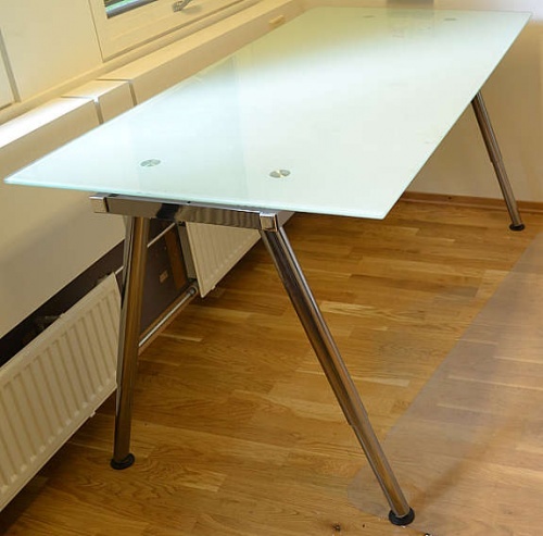 IKEA Galant skrivebord i glass 160x80cm,pent brukte IKEA Galant skrivebord i glass 160x80cm,pent brukte