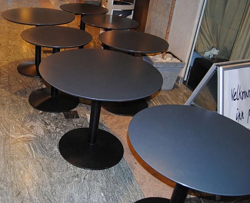 Solgt!Rundt bord, mørkegrått kafebord, - 2 / 3