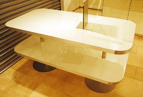 Solgt!Butikkinnredning, Utstillingsbord i - 2 / 4