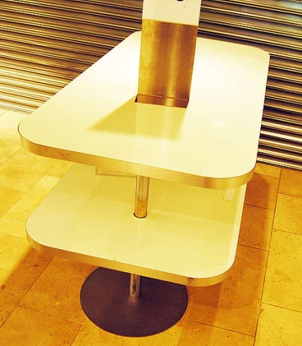 Solgt!Butikkinnredning, Utstillingsbord i - 3 / 4