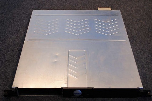 Solgt!Dell PowerVault 112T SCSI-kabinett - 2 / 3