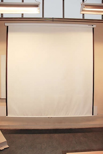 Solgt!Da-Lite Nedtrekkbart lerret, 210cm