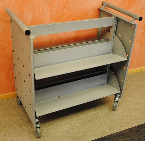 Solgt!Bibliotektralle / boktralle i - 1 / 2