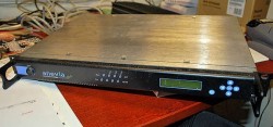 IP-TV streamer fra Anevia for proff-bruk, med rackfeste