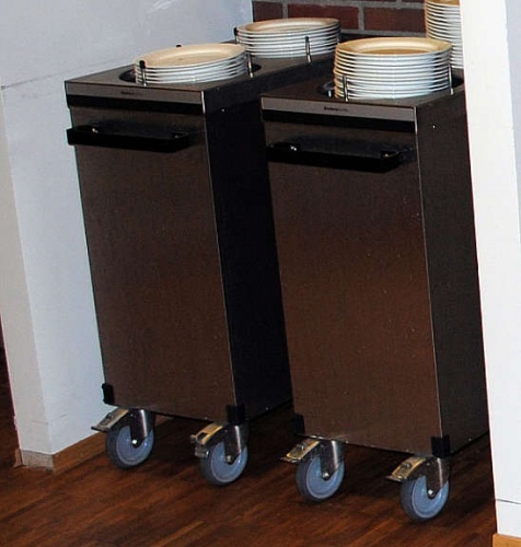 Solgt!Tallerkendispenser for kantine,
