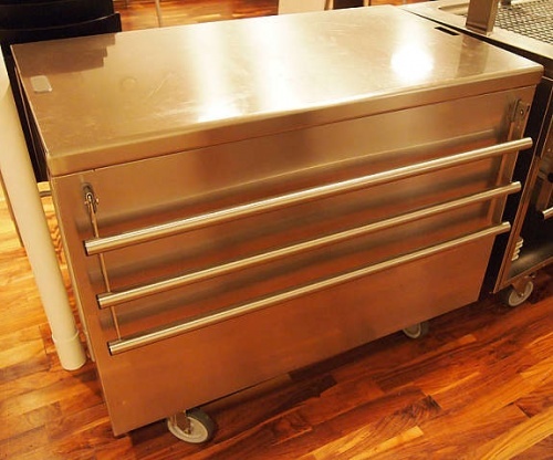 Solgt!Zanussi serveringsbenk på hjul i - 2 / 3