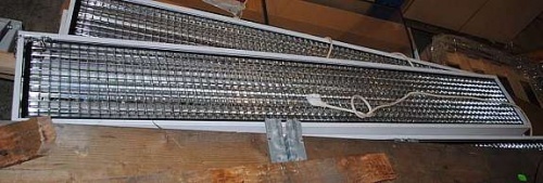 Solgt!Lysarmaturer takhengte for 58W - 1 / 2