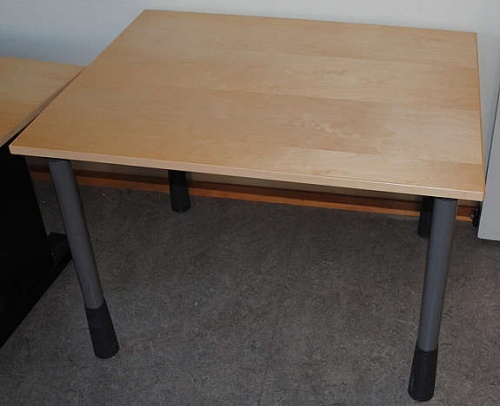 Solgt!Kompakt skrivebord 100x80 i bjerk - 1 / 2