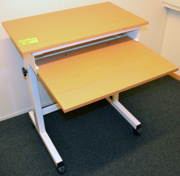 Solgt!Terminalbord 70x40cm i bøk, pent - 3 / 3