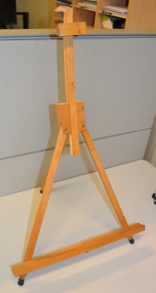 Solgt!Lite bord-staffeli til kunstmaling