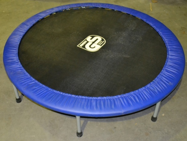 Solgt!Trampoline Ø=140cm, pent brukt - 1 / 2