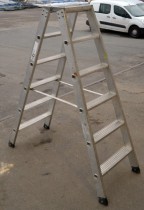 Stige, tosidig industritrapp, 140cm høyde, pent brukt