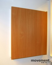 Vegghengt konferanseskap i bøk m/whiteboard og flipover, pent brukt