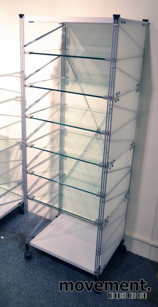 Solgt!Butikkinnredning: Lekker hylle på - 1 / 2