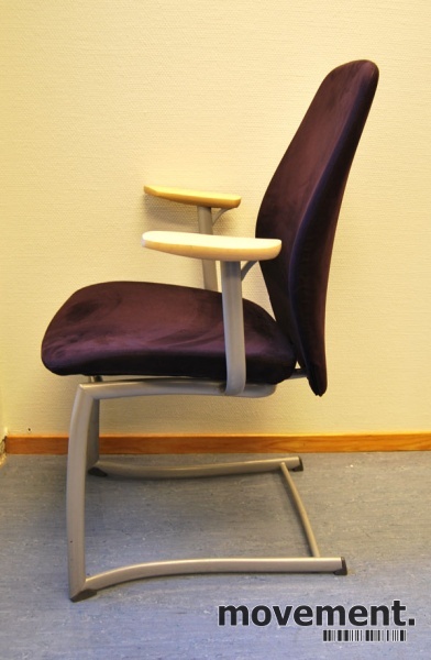 Solgt!Kinnarps modell Plus 377 T - 4 / 5