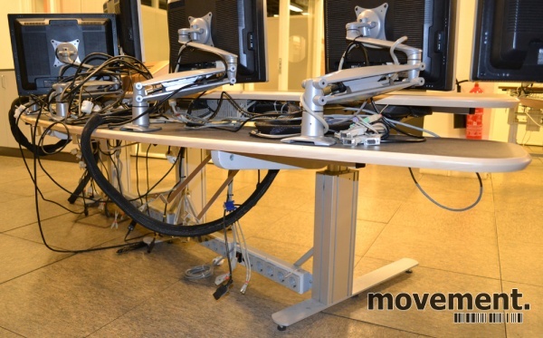 Solgt!Buet skrivebord for kontrollrom / - 4 / 7