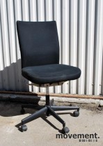 Vitra Axess Plus, A. Citterio, kontorstol i sort/beige, uten armlener,pent brukt