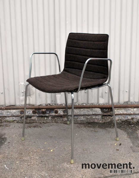Arper Catifa loungestol, italienskdesign stol i brunt krom Arper Catifa loungestol, italienskdesign stol i brunt krom