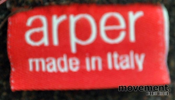 Arper Catifa loungestol, italienskdesign stol i brunt krom Arper Catifa loungestol, italienskdesign stol i brunt krom