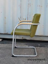 HovDokka møteromsstol / besøksstol i mørkegrønt stoff (Gaja), pent brukt