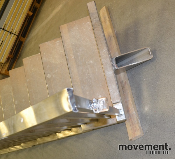 Solgt!Design-trapp i metall for - 3 / 3