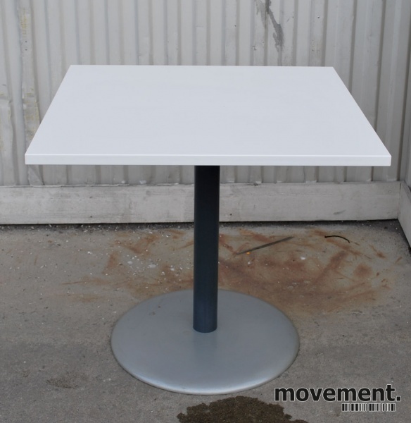 Solgt!Avlastningsbord / småbord, pent - 3 / 3