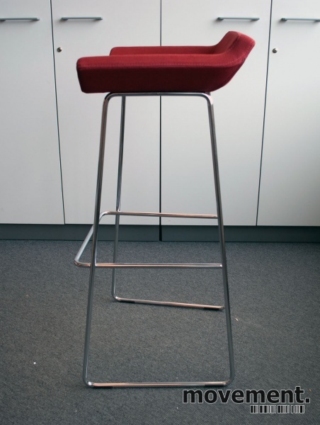 Swedese Happy barstool, barkrakk i rødt krom, sittehøyde 79 Swedese Happy barstol | SenabEikeland