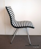 Lammhults Atlas konferansestol / besøksstol i sort / hvitt, pent brukt