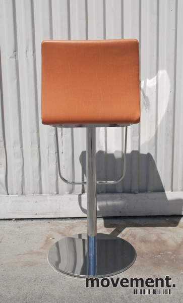Barkrakk barstol svingstol i krommed trekk i oransje Barkrakk barstol svingstol i krommed trekk i oransje