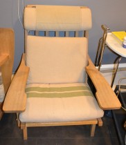 Hans Wegner GE375 lenestol i eik, produsert av Getama, Danmark, pent brukt