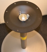 EFG Søylefot understell i grålakkert metall, 69,5cm høyde, pent brukt