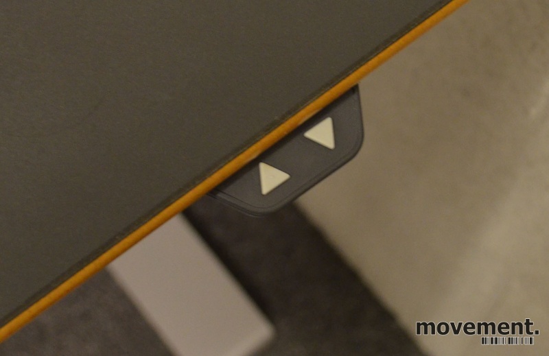 Solgt!Montana DJOB hevsenk-skrivebord med - 3 / 6