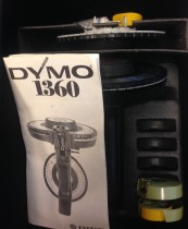 Merkemaskin fra Dymo og Uchida, skikkelig retro/vintage merkemaskiner, pent brukte i esker