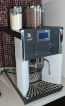 Kaffeautomat med kvern, melkepulver, WMF Presto! med fast vanntilkopling, pent brukt